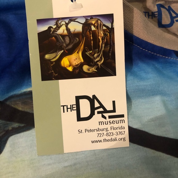 Brand new T-shirt from Salvador Dali museum. - Picture 3 of 3